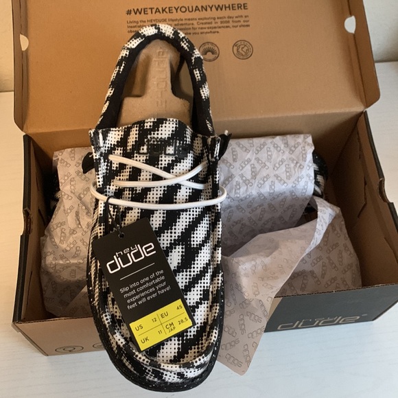 New in Box Hey Dude Wally Coast Grid Shoes - Picture 9 of 9